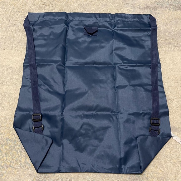 Brand New Unisex Size Large Skechers Foldable Backpack In Dark Navy 20” X 17” - Picture 5 of 9